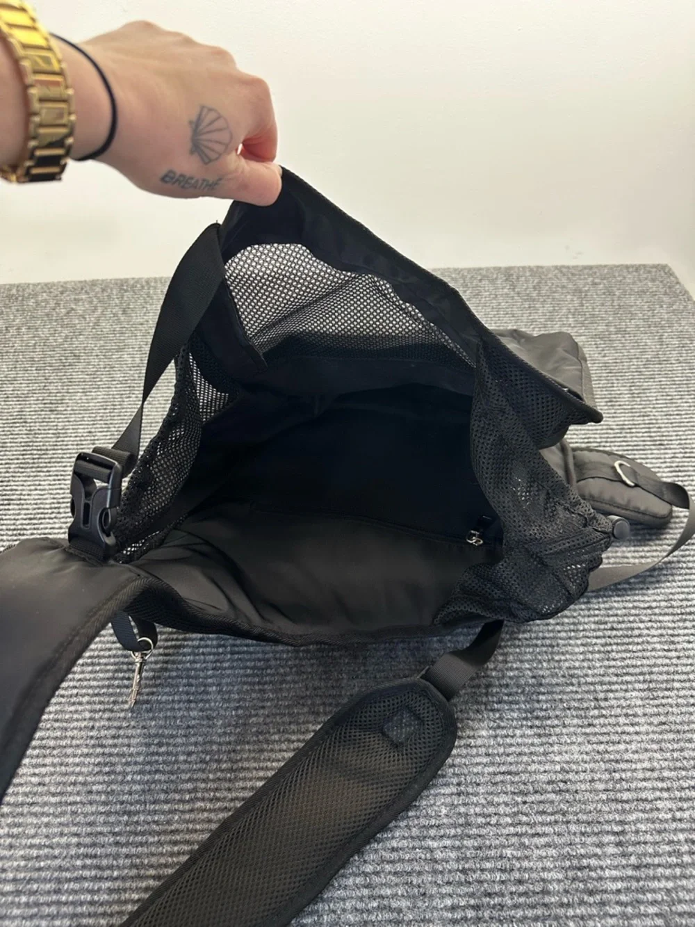 Slow T Black Side Sling Pet Carrier Button Padded Adjustable Strap Medium